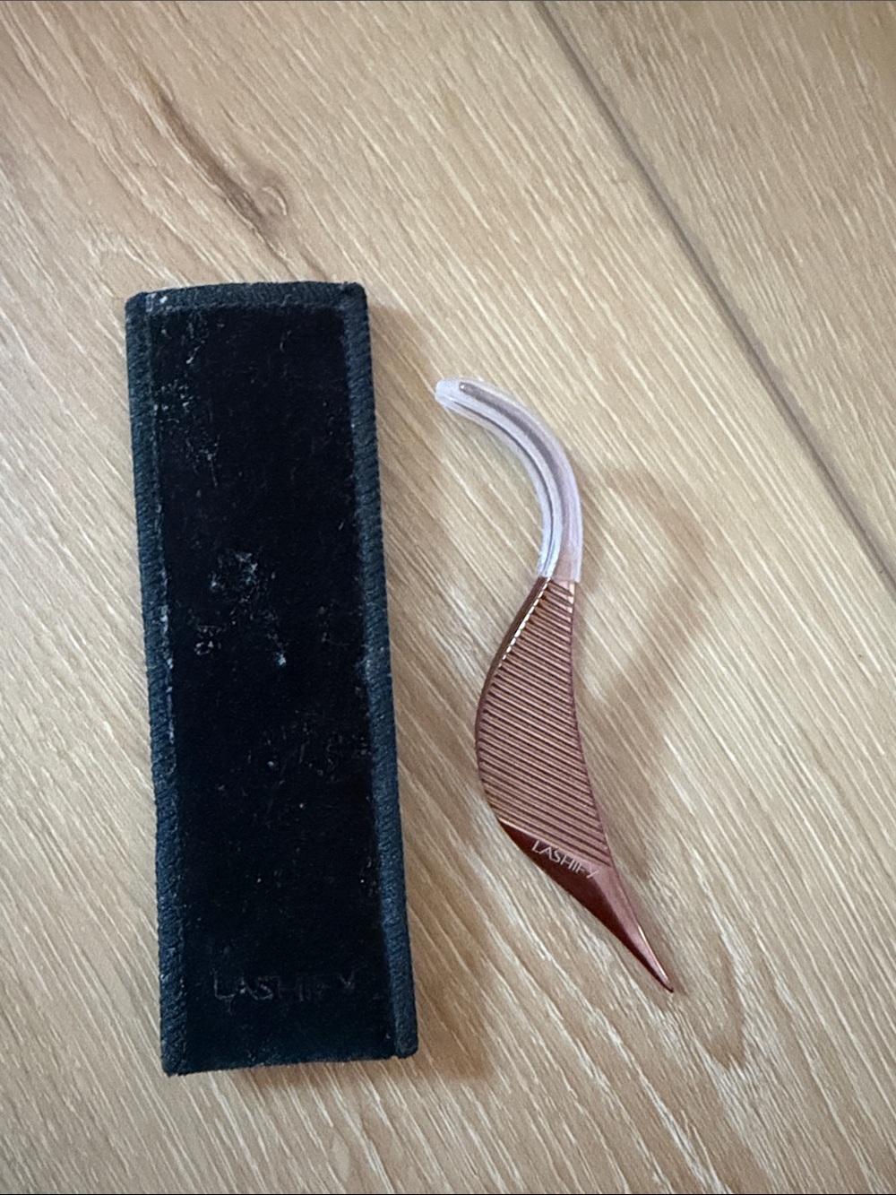 Lashify petit fuse control wand